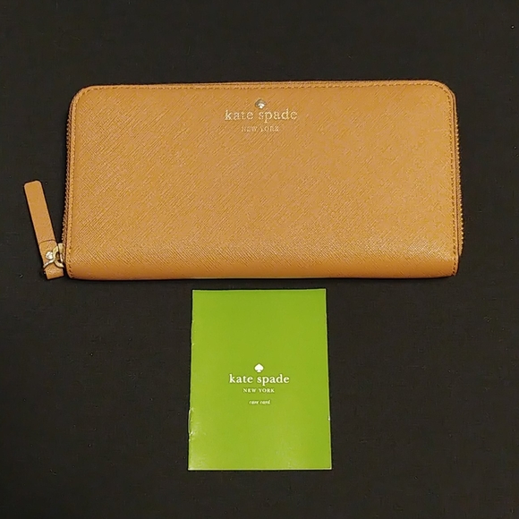 kate spade Handbags - NWOT Kate Spade wallet